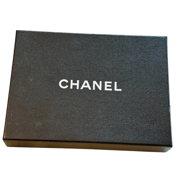 Chanel White Leather Wallet - Picture 14 of 16